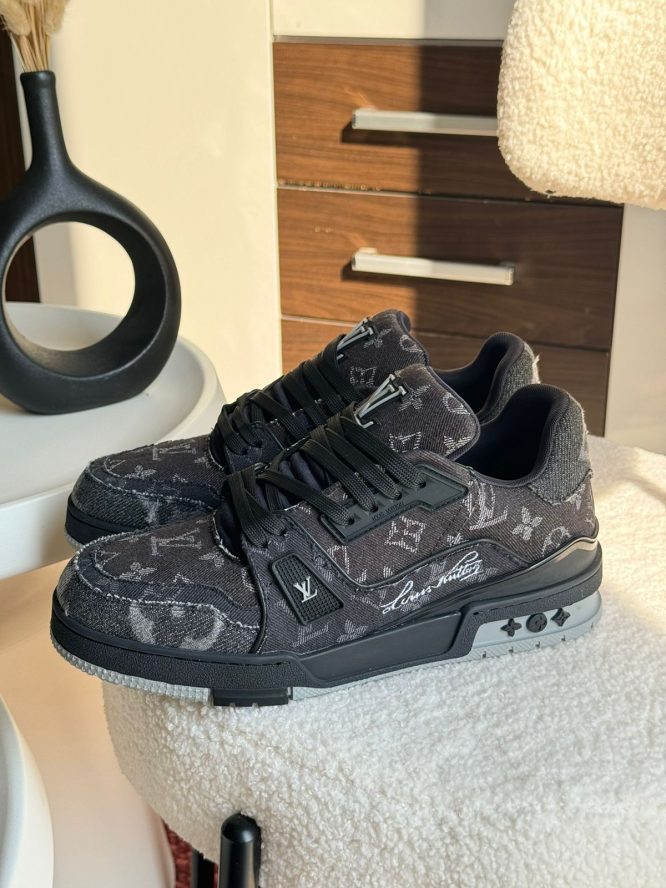 Louis Vuitton- Sneakers