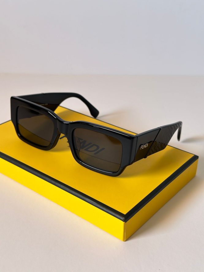 FENDI -SUNGLASSES