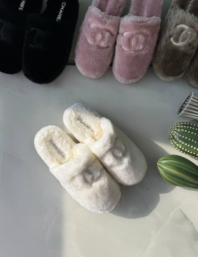 Chanel -fluffy - sandal