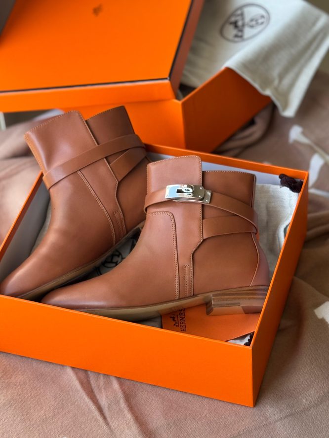 hermes-flat- boots