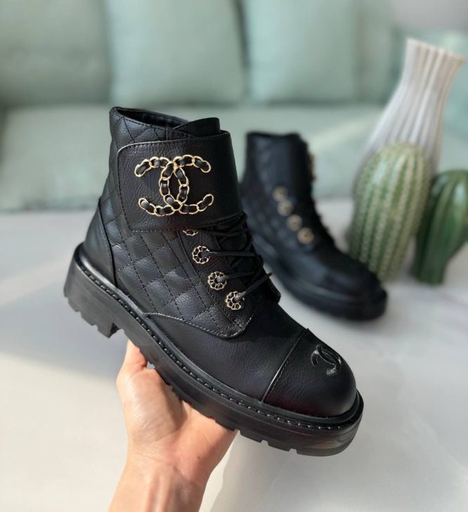 Chanel- Boot