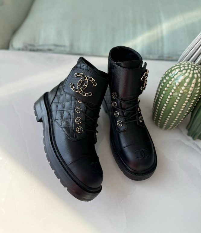 Chanel- Boot