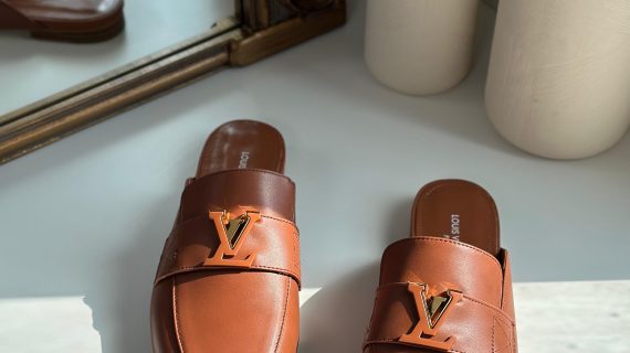 Louis Vuitton-Brown leather