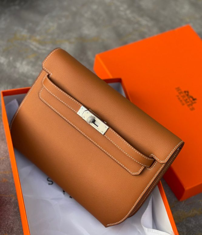 HERMES -Kelly clutch