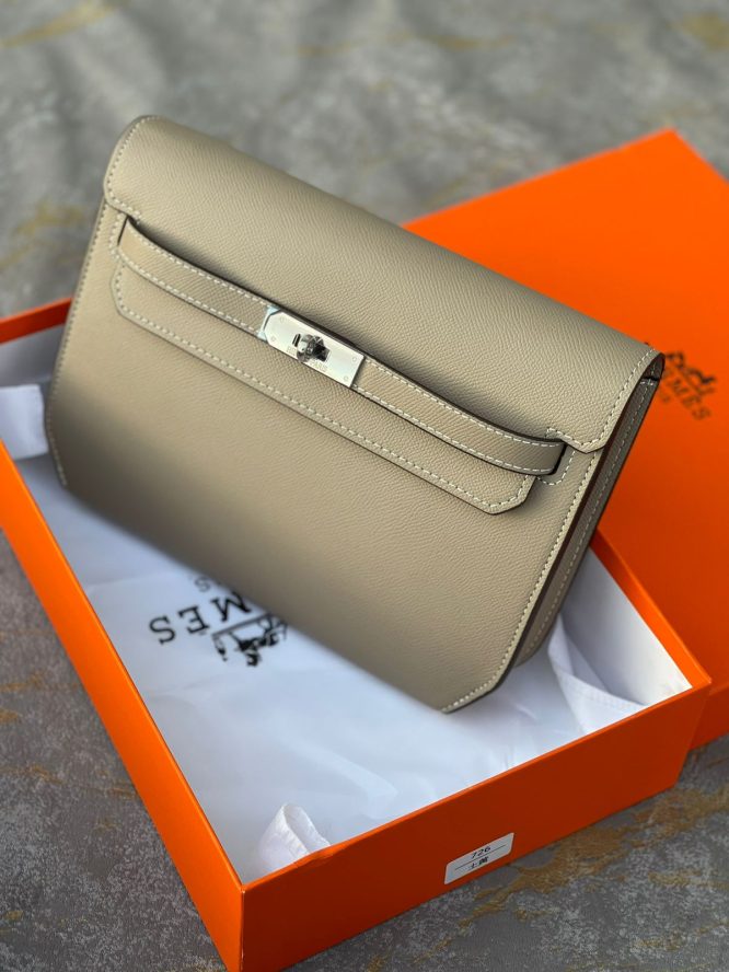 HERMES -Kelly clutch