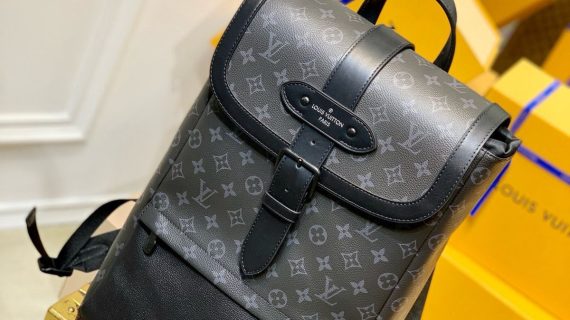 LOUIS VUITTON -BACKPACK
