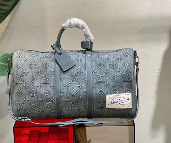 LOUIS VUITTON - TRAVEL BAG