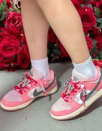 Nike Dunk Low LX Barbie