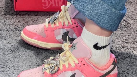 Nike Dunk Low LX Barbie