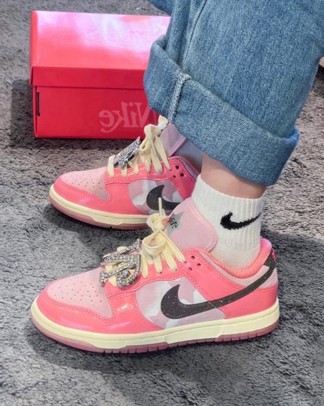 Nike Dunk Low LX Barbie