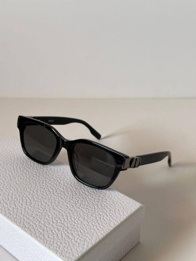 Dior -Sunglasess