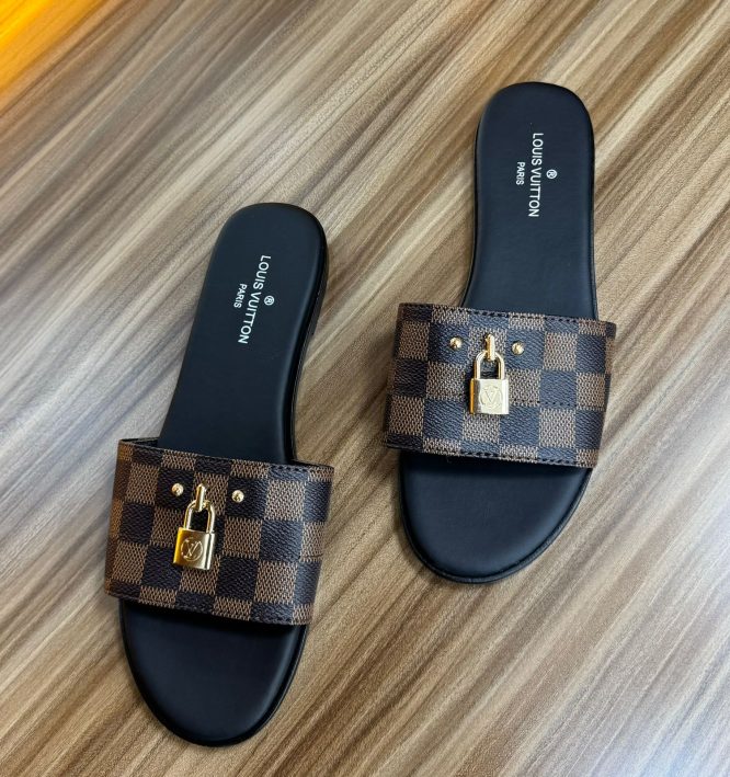 Louis-Vuitton-Sandal -Flat