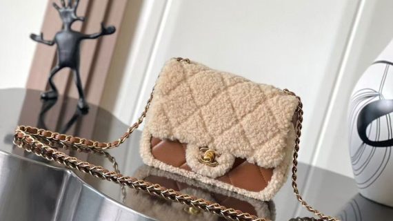 CHANEL -foldable bag