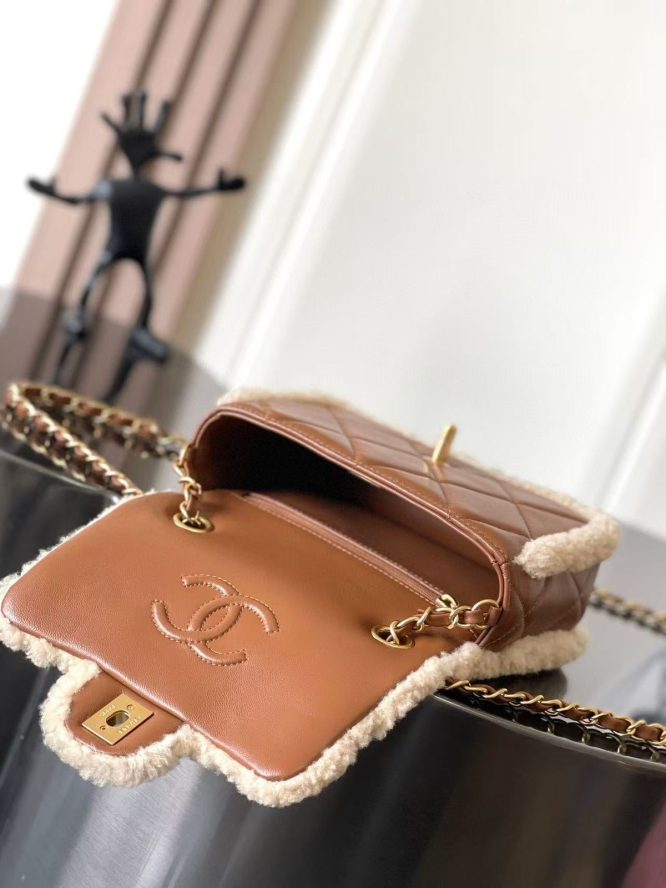 CHANEL -foldable bag