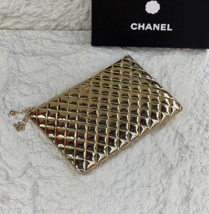 CHANEL - CLUTCH