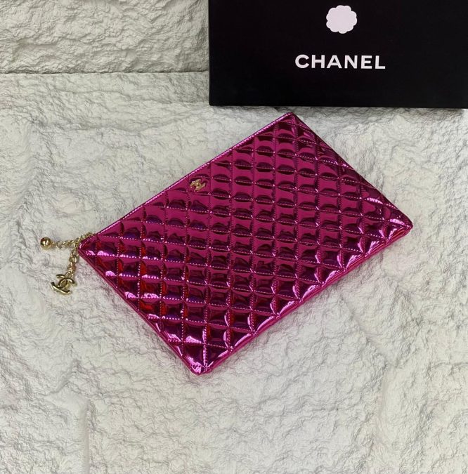 CHANEL - CLUTCH