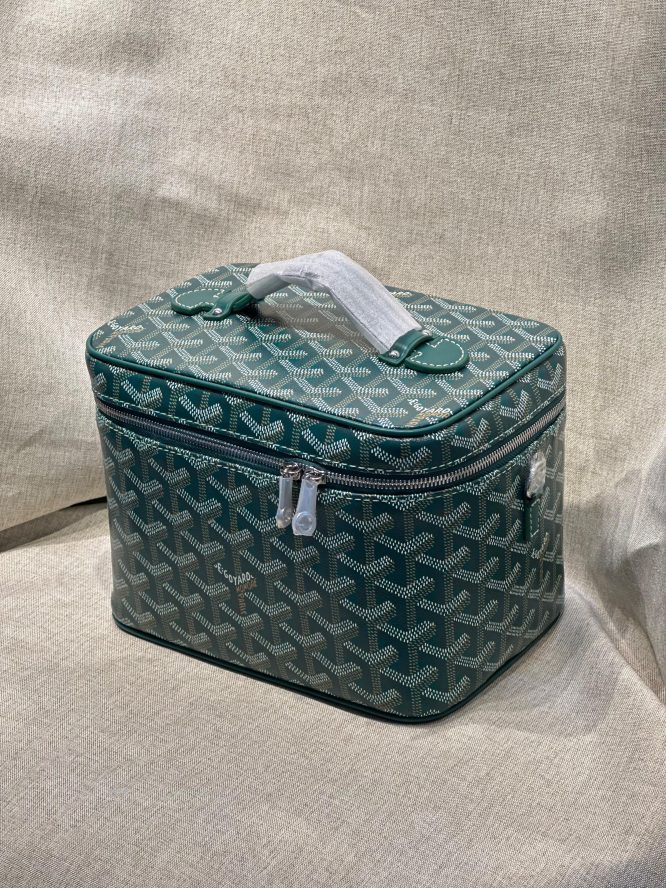 GOYARD -MEAKUP BAG