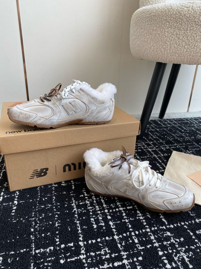 NEW BALANCE -MIU MIU