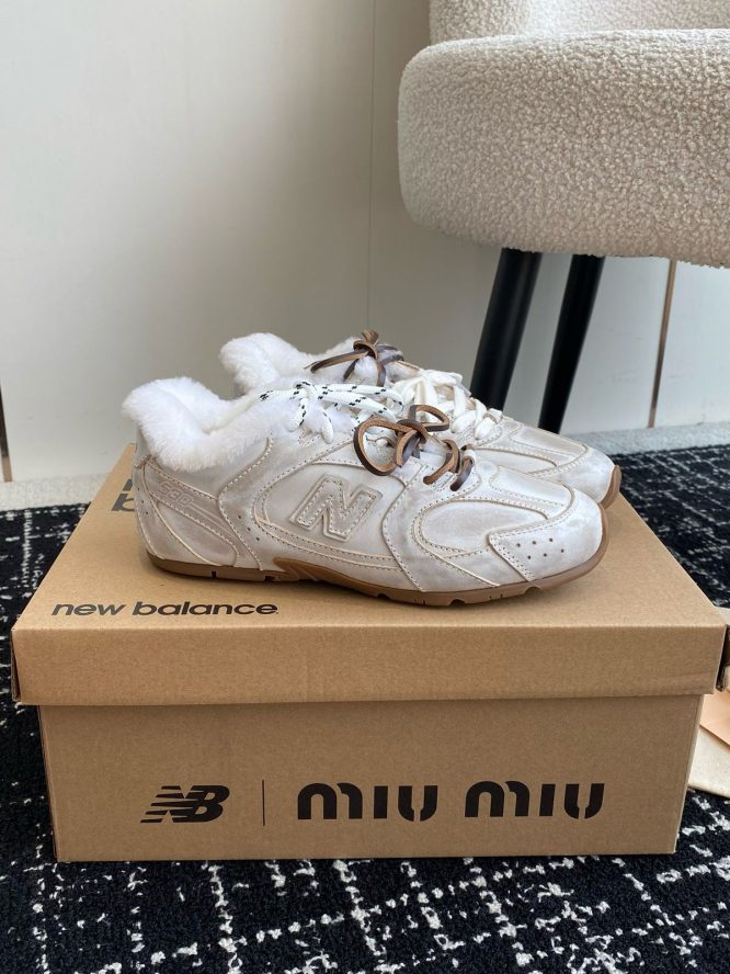 NEW BALANCE -MIU MIU