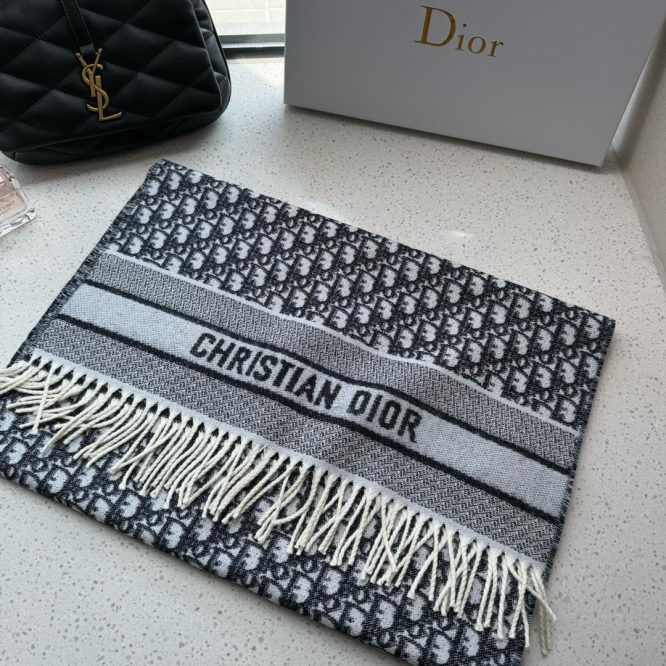 DIOR WINTER -SHALL- DUOBLE FACE