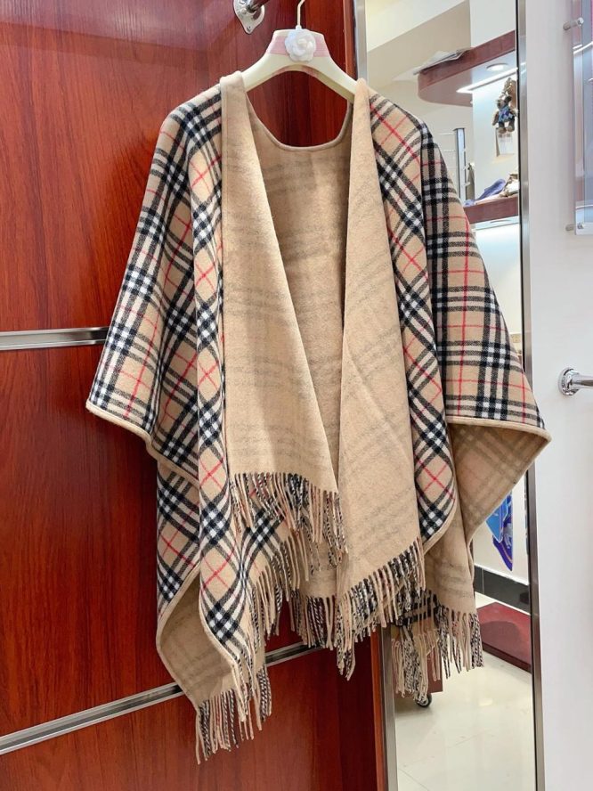 BURBERRY- SCARF