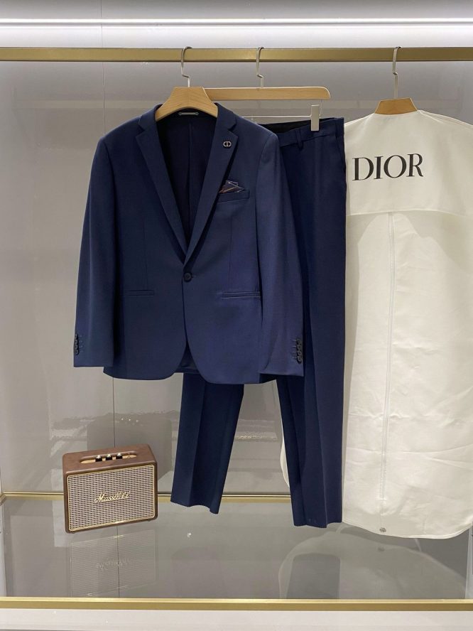 CHRISTIAN- DIOR -SUIT