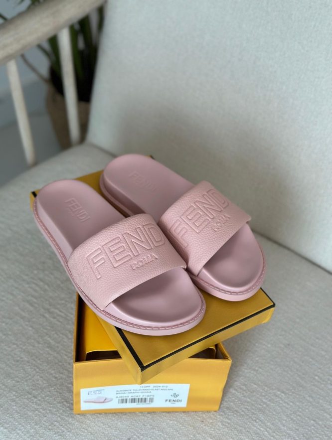 FENDI- SLIPPERS -LEATHER