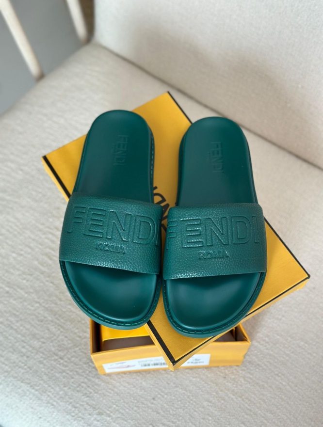 FENDI- SLIPPERS -LEATHER