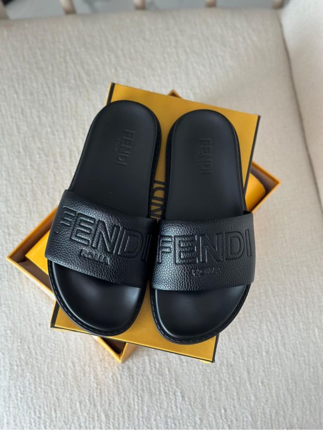 FENDI- SLIPPERS -LEATHER