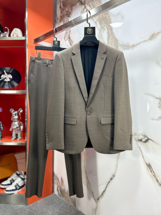 CHRISTIAN DIOR SUIT