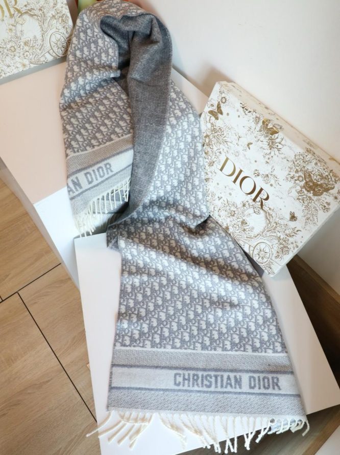 DIOR WINTER -SHALL- DUOBLE FACE