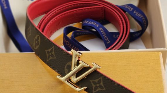 LOUIS VUITTON -BELT
