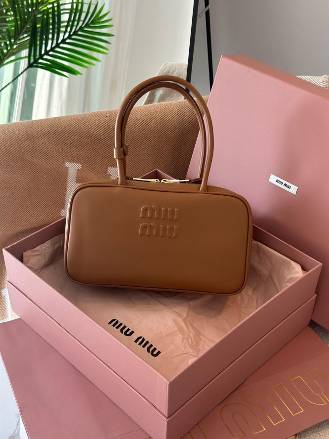 MIU MIU- TOTE BAG