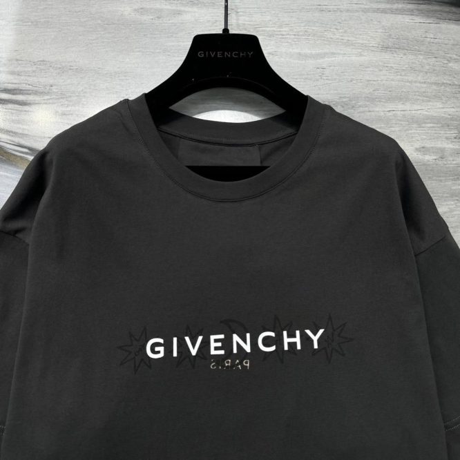 GIVENCHY -TSHIRT