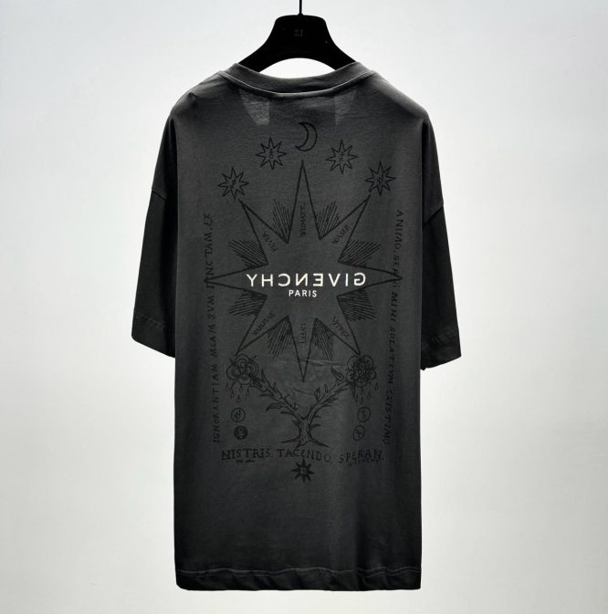 GIVENCHY -TSHIRT