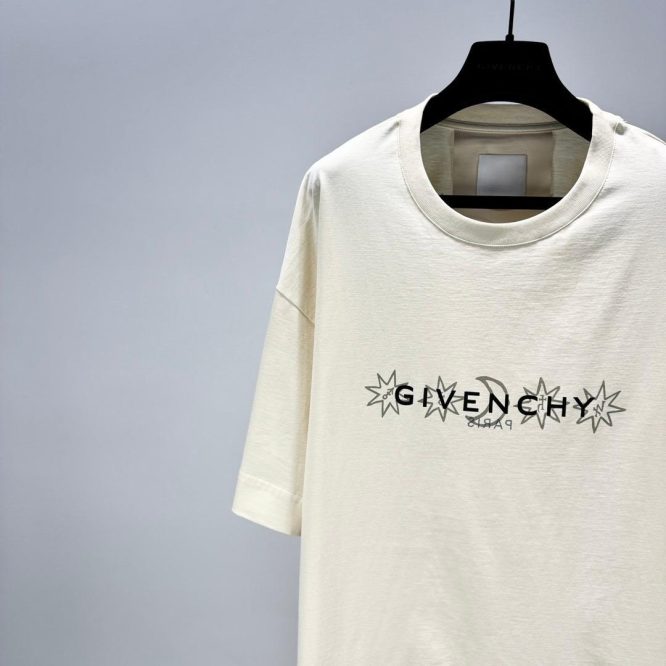 GIVENCHY -TSHIRT