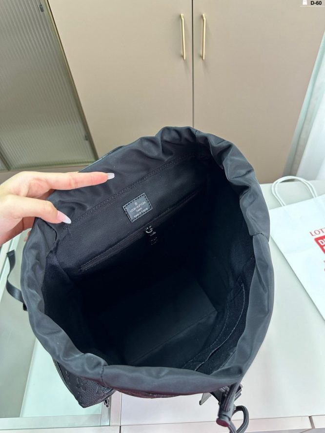 LOUIS VUITTON -Backpack