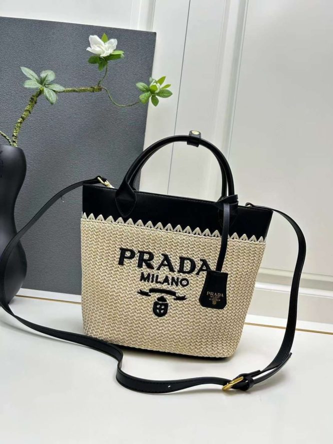 PRADA -BEACH BAG