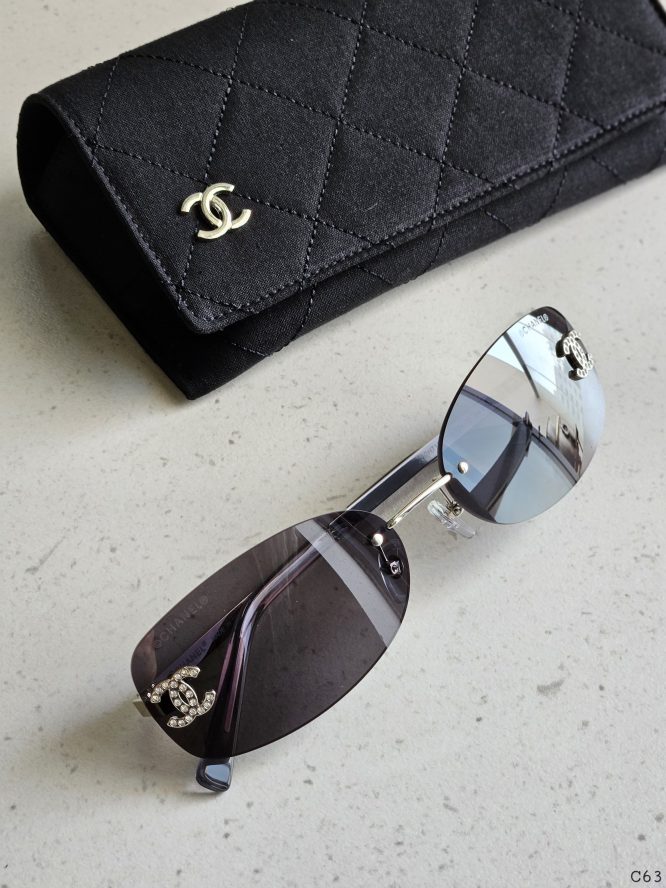 CHANEL -SUNGLASSES