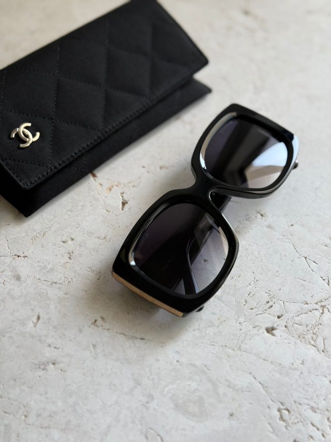 CHANEL -SUNGLASSES