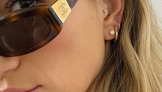 CHANEL -SUNGLASSES