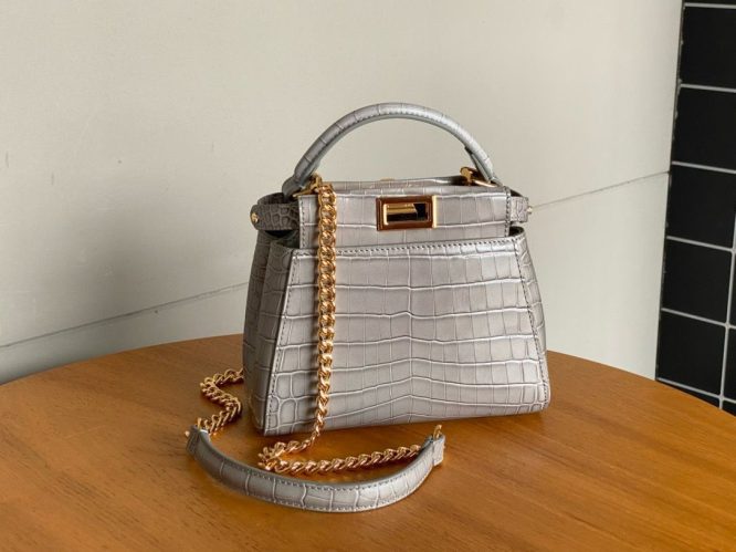 FENDI -PEKOOABOO -CORCODAIL LEATHER