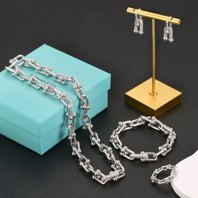 TIFFANY -ACCESSORIES -Full set