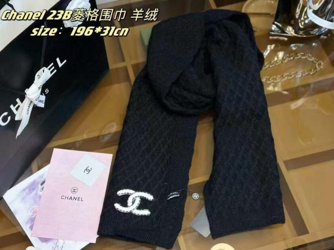 CHANEL -SCARF