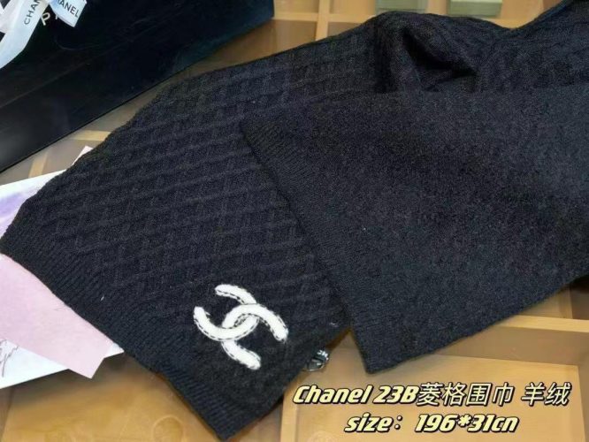 CHANEL -SCARF