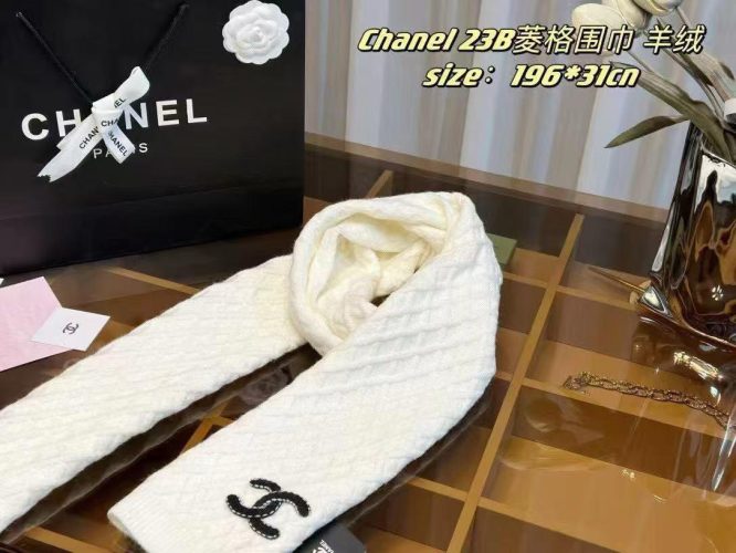 CHANEL -SCARF