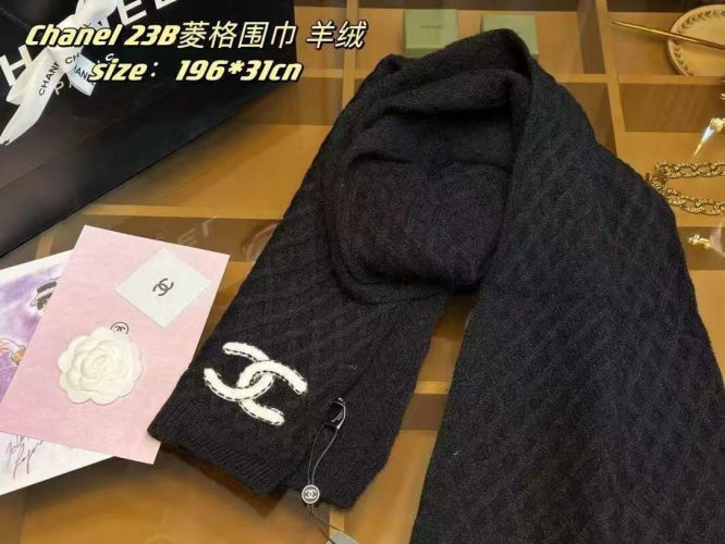 CHANEL -SCARF