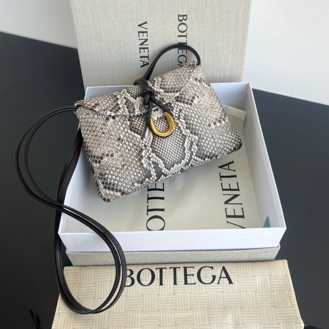 Bottega Veneta -Small- LABERTA -ORIGINAL LEATHER QUALITY