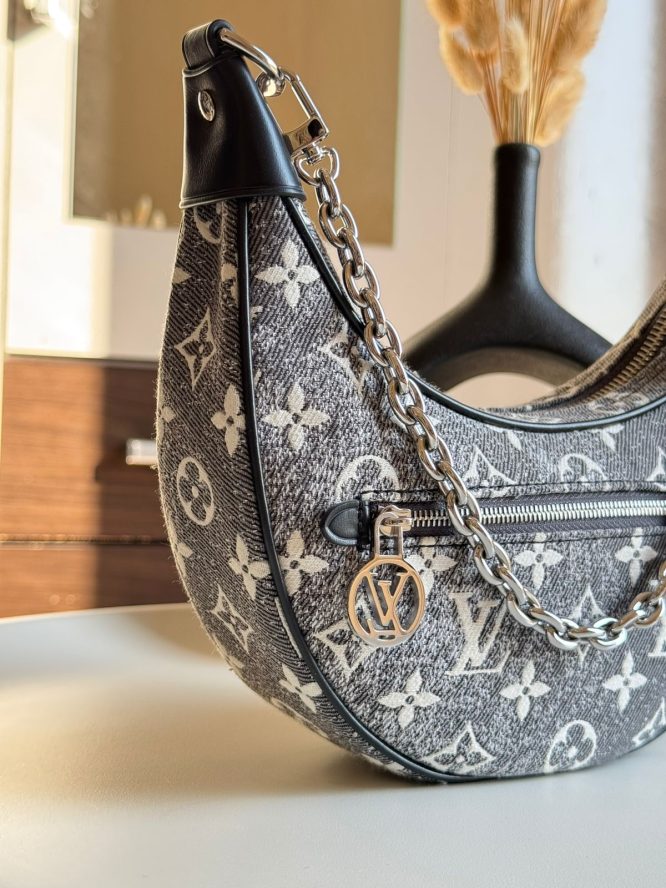 LOUIS VUITTON- LOOP HAND BAG