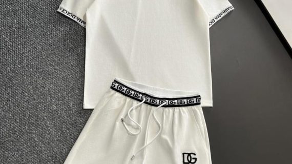 dolice &gabbana-set " t shirt . Short "